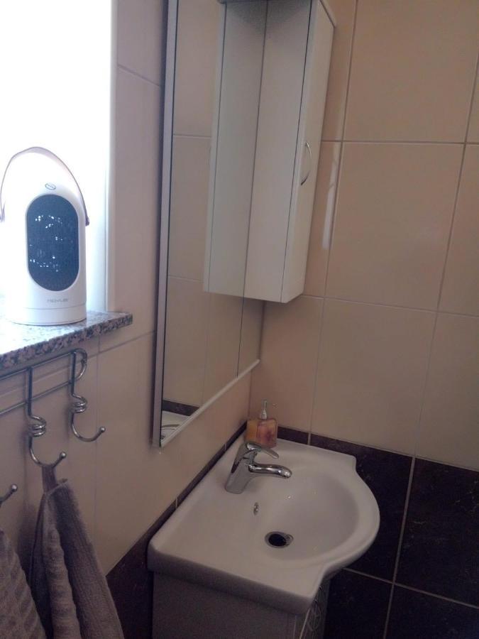Studio Apartman Kika Otočac Exterior foto
